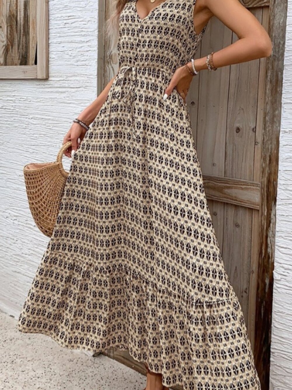 123. ALBERALKIRK Elegant Waist-Defining Geometric Print Shift Dress